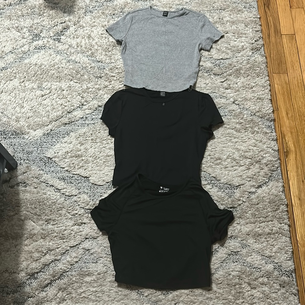 All size medium , smooth texture, soft on the skin